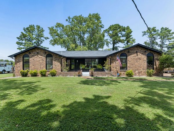 146 Fairways Dr, Hendersonville, TN 37075