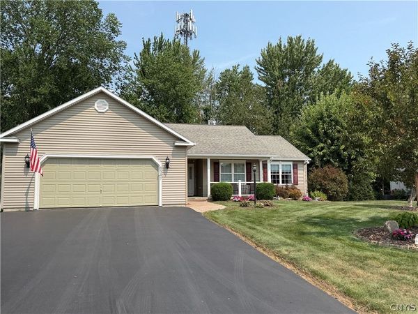 8347 Eva Circle , Cicero, NY 13039