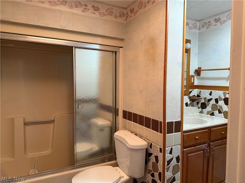 6727 Girdle Road, West Farmington, OH 44491 Photo 12