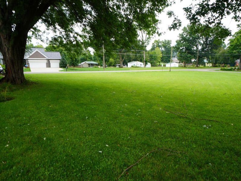 1102 W Lakeshore SE, Hebron, OH 43025 Photo 4