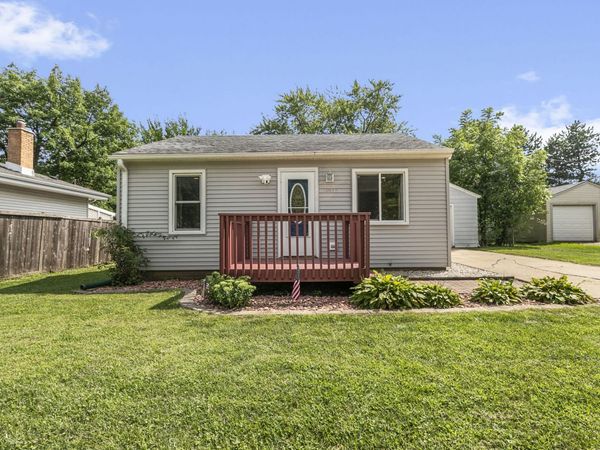 18927 W Old Plank Road , Grayslake, IL 60030