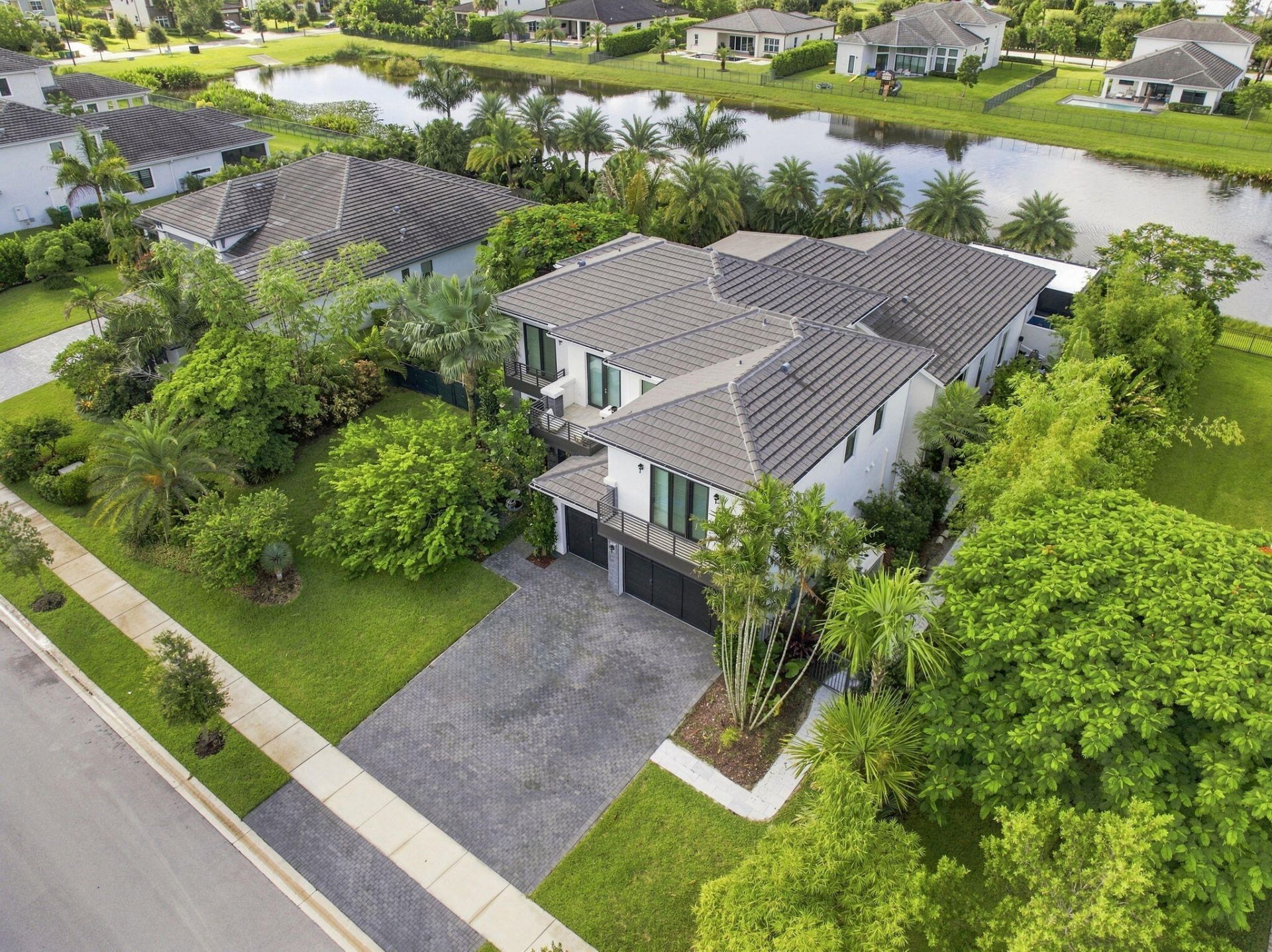 6924 N Stillwater Shores Drive, Davie, FL 33314 Photo