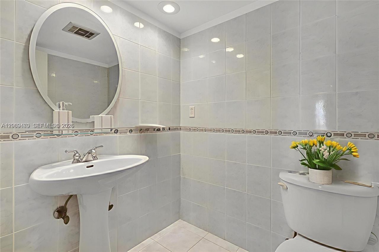 20100 W Country Club Dr , Unit 1003, Aventura, FL 33180 Photo