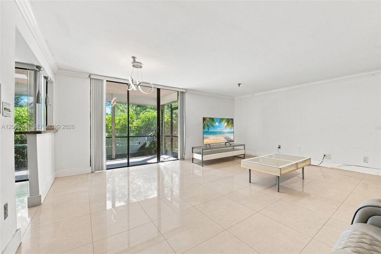 661 NE 195th St , Unit 104, Miami, FL 33179 Photo