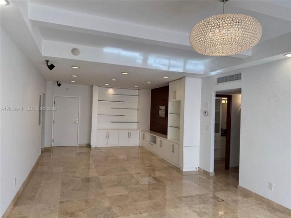 90 Edgewater Dr , Unit PH15, Coral Gables, FL 33133