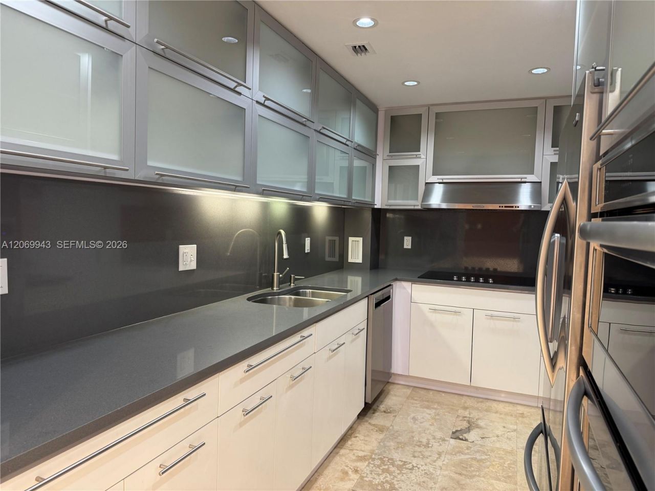 90 Edgewater Dr , Unit PH15, Coral Gables, FL 33133 Photo