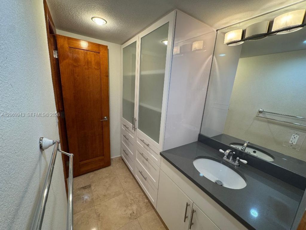 90 Edgewater Dr , Unit PH15, Coral Gables, FL 33133 Photo