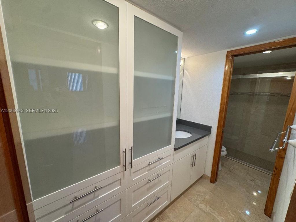 90 Edgewater Dr , Unit PH15, Coral Gables, FL 33133 Photo