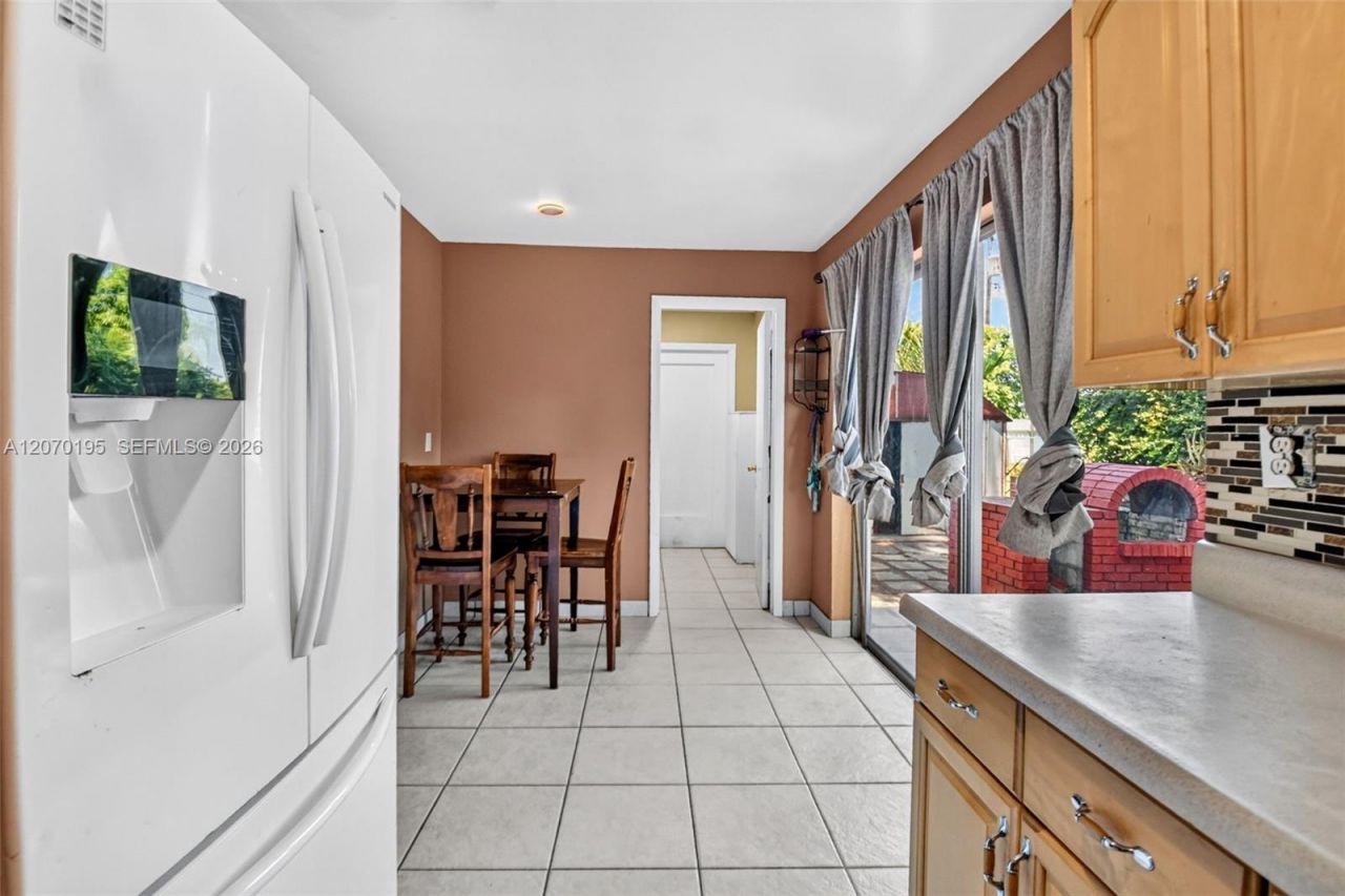 1572 Woodland Ave, West Palm Beach, FL 33415 Photo