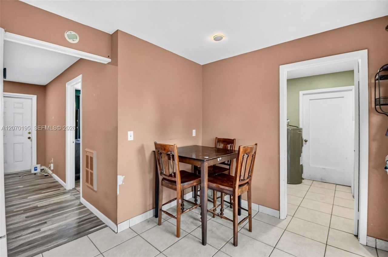 1572 Woodland Ave, West Palm Beach, FL 33415 Photo