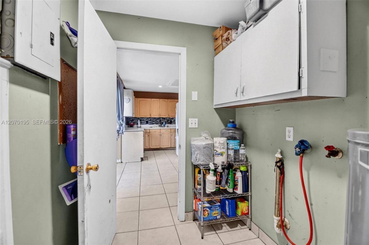 1572 Woodland Ave, West Palm Beach, FL 33415 Photo
