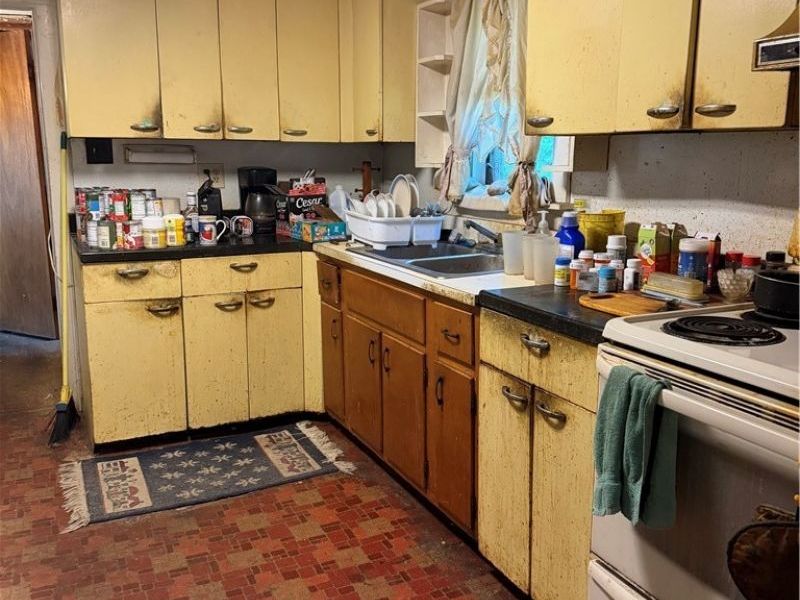 13661 W Spring Street, Burton, OH 44021 Photo 9
