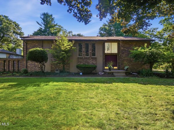 5426 Woodridge Drive, Toledo, OH 43623