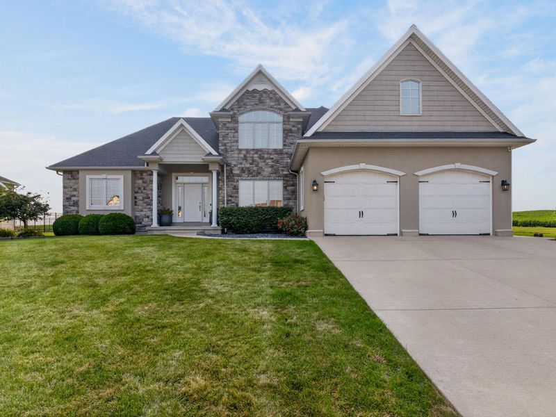 111 Brentwood Court, Anna, OH 45302 Photo 2
