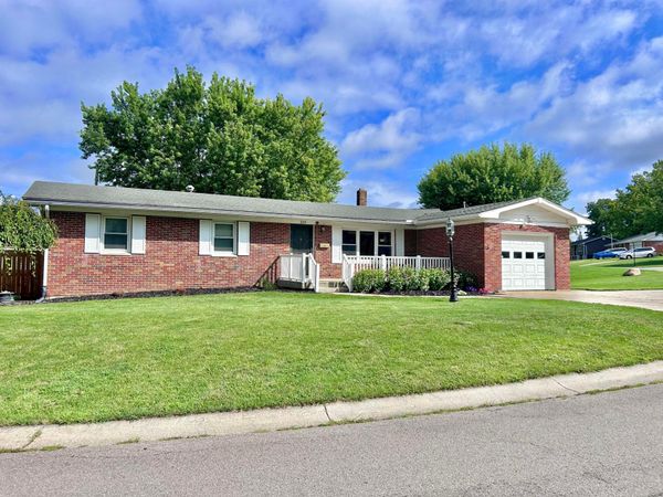 220 Terrence Drive , Bellefontaine, OH 43311