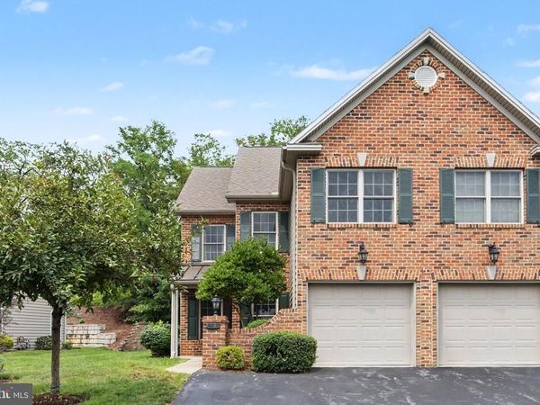 5135 MENDENHALL DRIVE, MECHANICSBURG, PA 17050