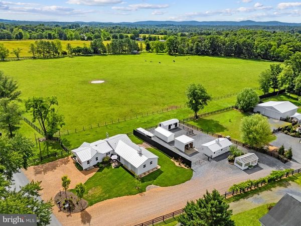 35327 SNAKE HILL ROAD, MIDDLEBURG, VA 20117