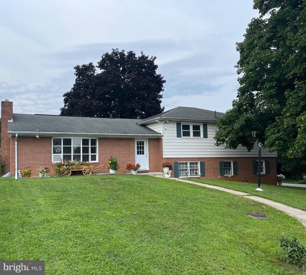 221 HARVEST LANE , CHAMBERSBURG, PA 17202