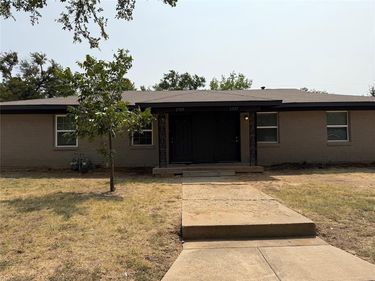 2505 Normont Circle, Fort Worth, TX 76103