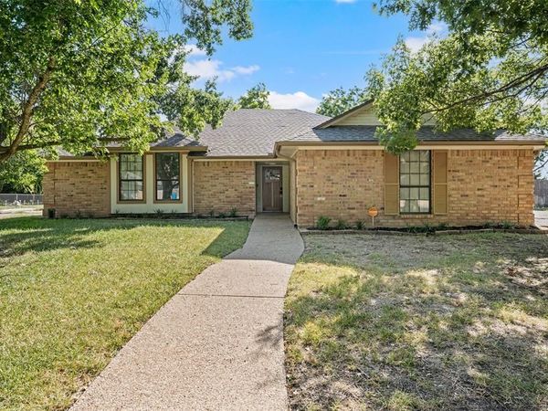 209 Bonham Drive, Hewitt, TX 76643