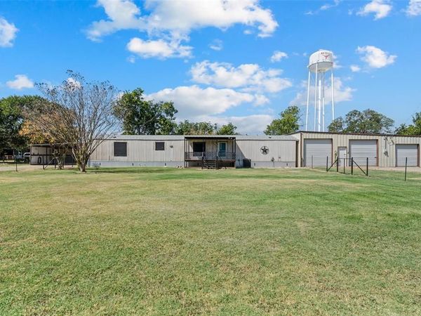 139 N 4th Street, Axtell, TX 76624