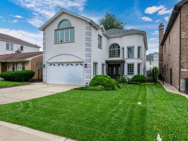 6723 N HARDING Avenue , Lincolnwood, IL 60712