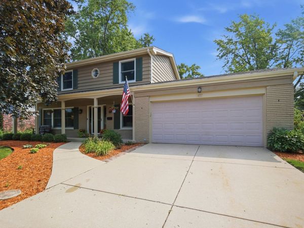 457 N Stark Drive , Palatine, IL 60074