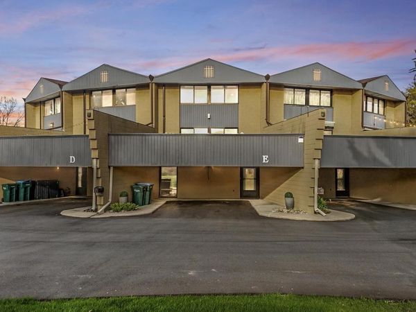 4545 W PINE STREET, Unit E, Appleton, WI 54914