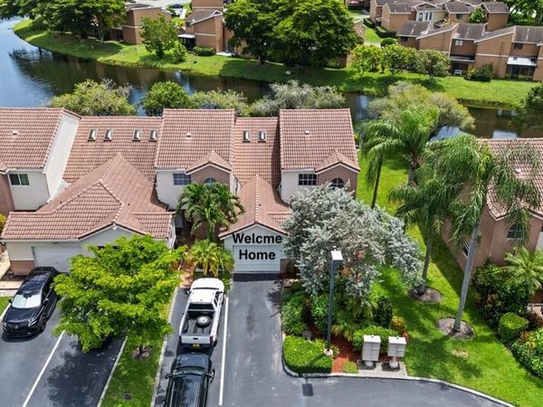 8211 NW 70th Street, Tamarac, FL 33321