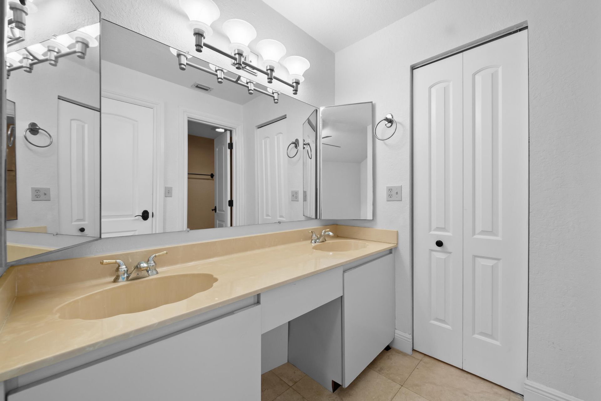 8211 NW 70th Street, Tamarac, FL 33321 Photo