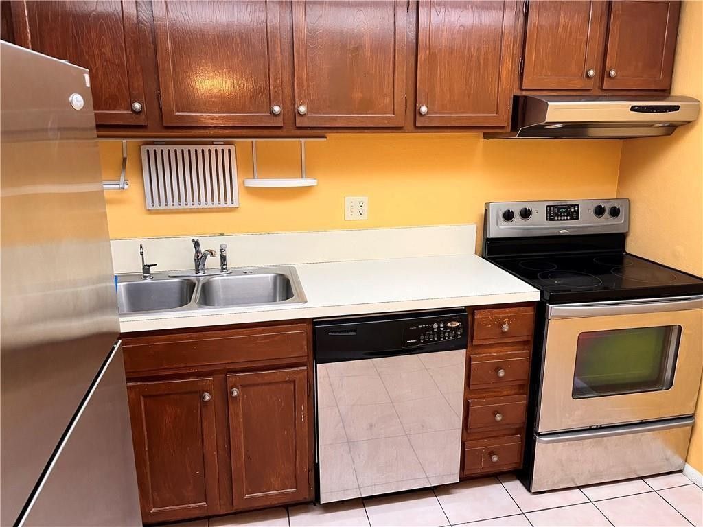 3690 Inverrary Drive, Unit 2c, Lauderhill, FL 33319 Photo