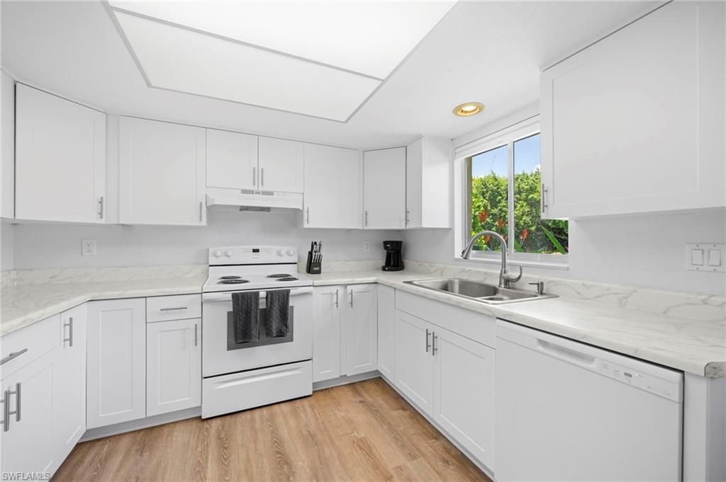 849 Palm View Dr , Unit 28, Naples, FL 34110 Photo