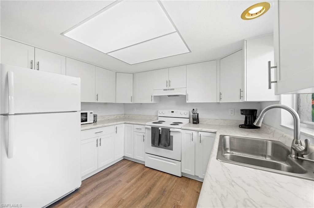 849 Palm View Dr , Unit 28, Naples, FL 34110 Photo