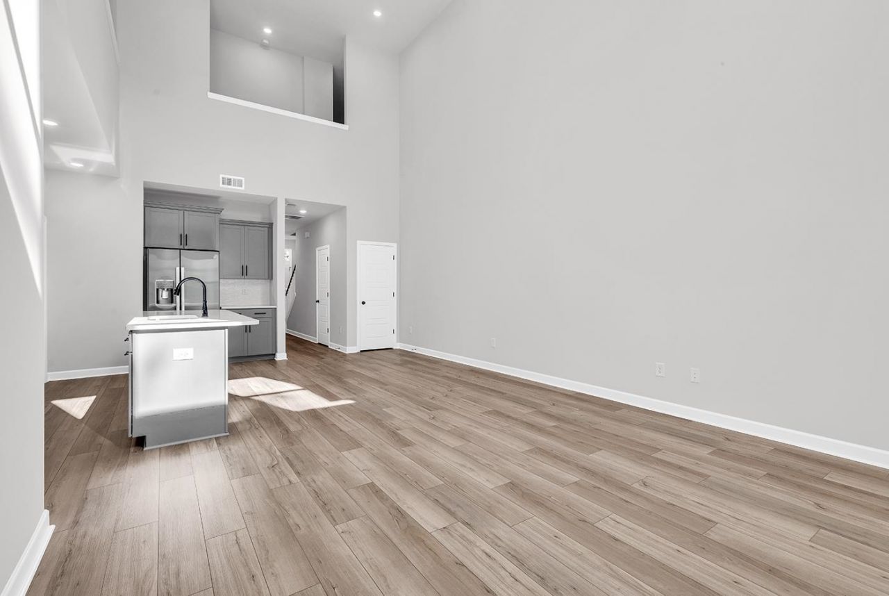 408 Ireland Way  Photo 10