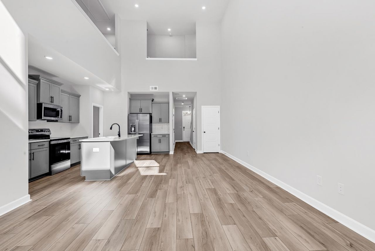 408 Ireland Way  Photo 11