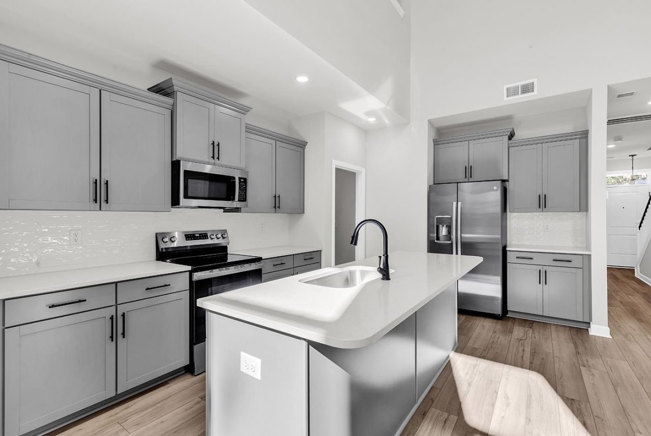 408 Ireland Way  Photo 14