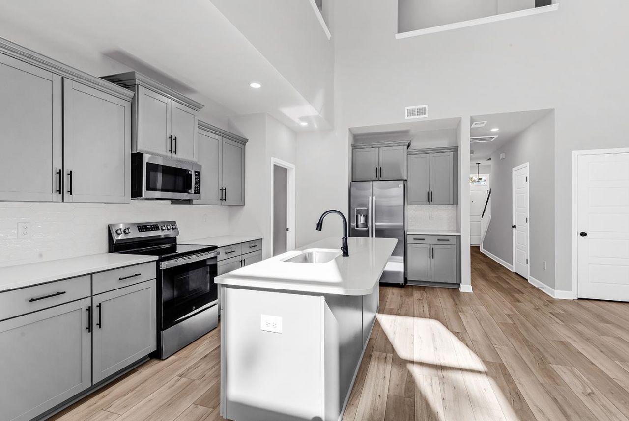 408 Ireland Way  Photo 15