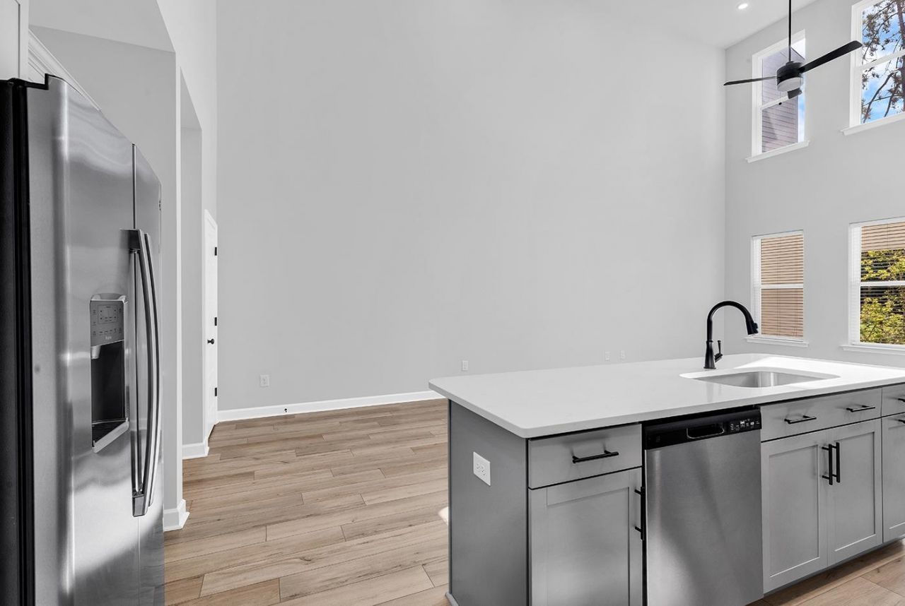 408 Ireland Way  Photo 17
