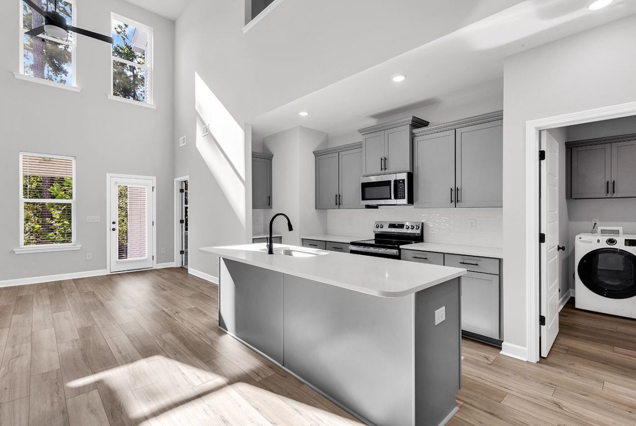 408 Ireland Way  Photo 19