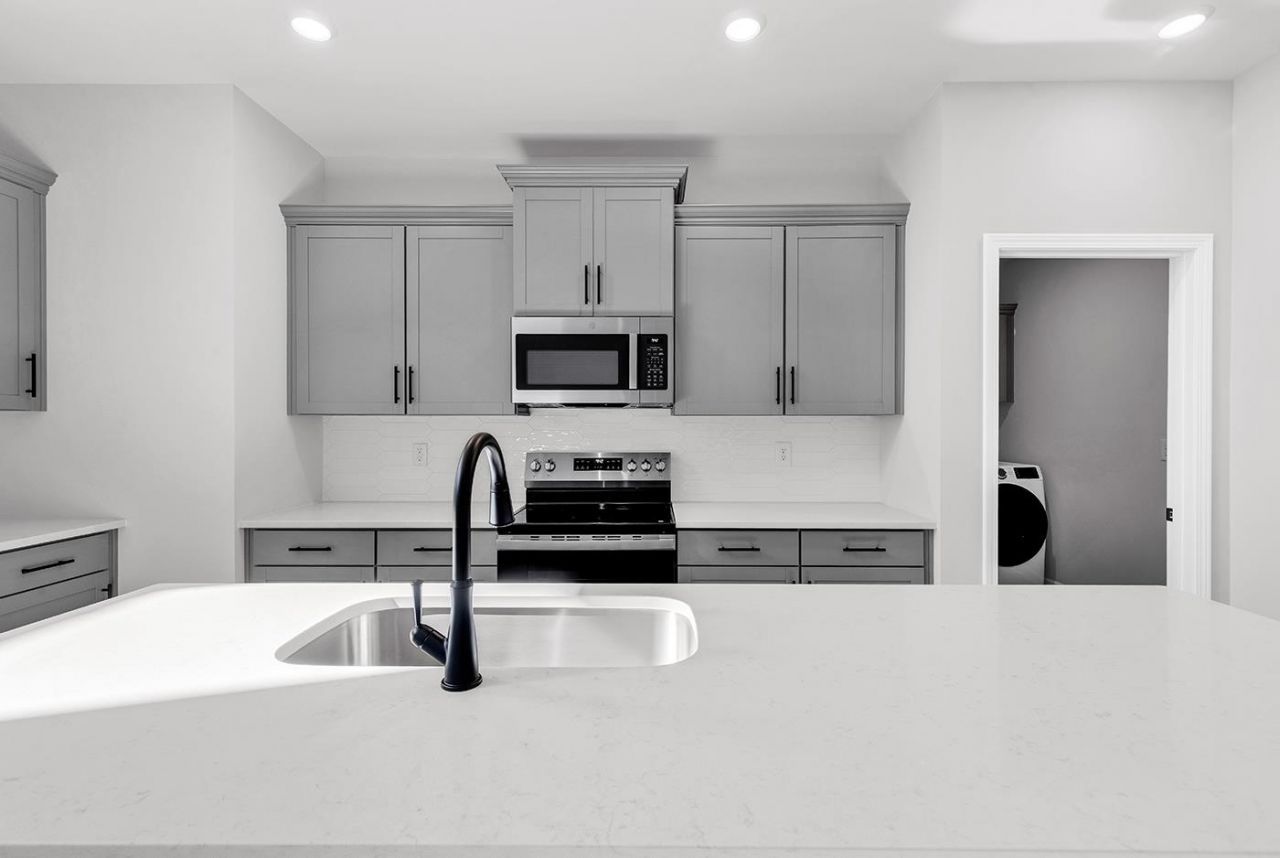 408 Ireland Way  Photo 21