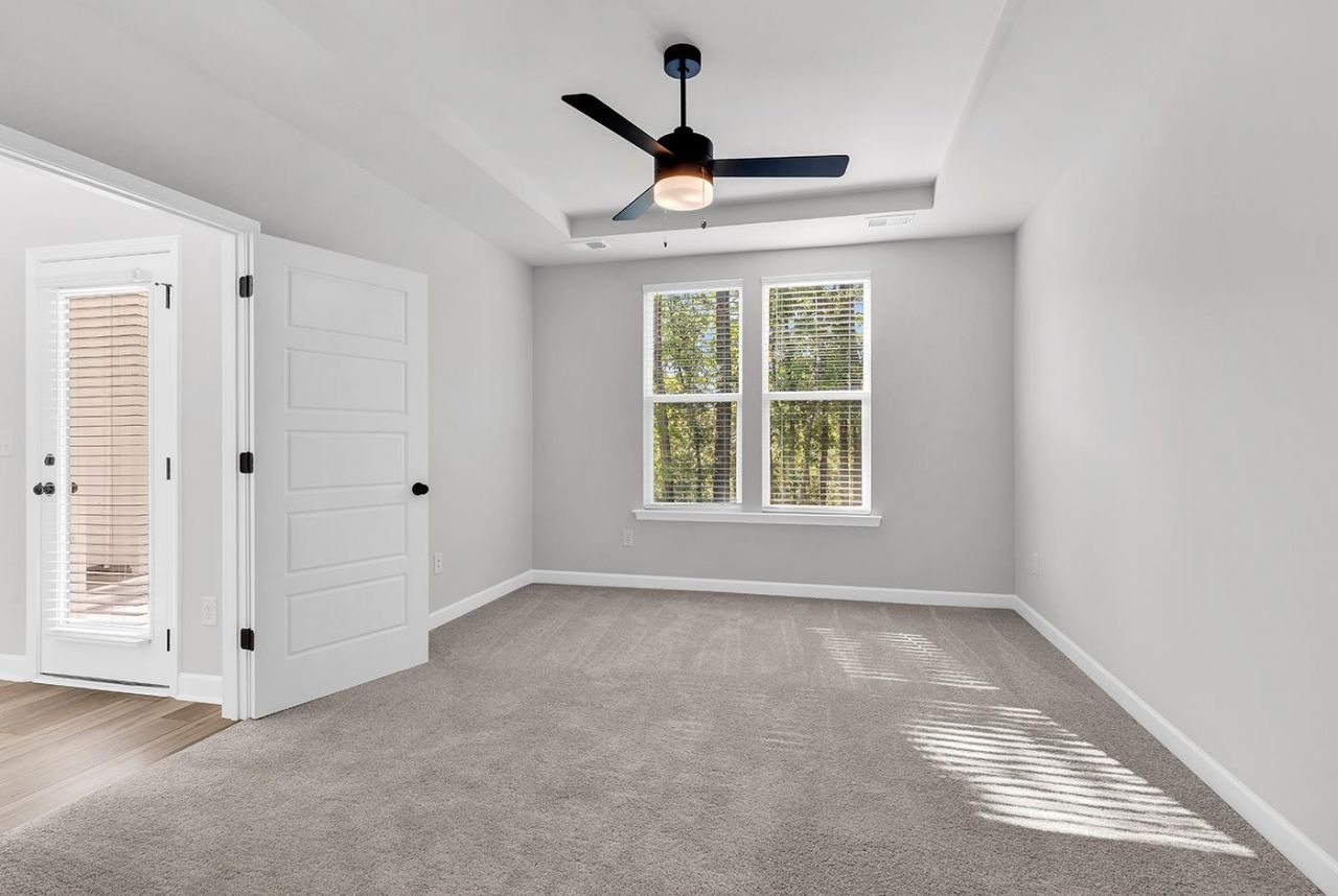 408 Ireland Way  Photo 32