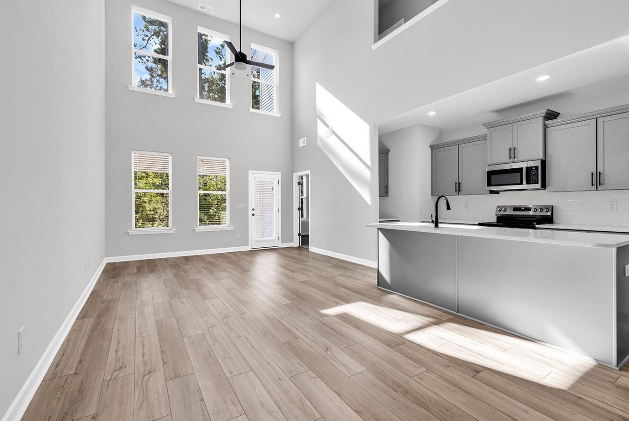 408 Ireland Way  Photo 8