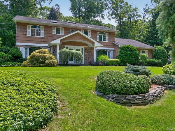 36 Arbor Lane , Dix Hills, NY 11746