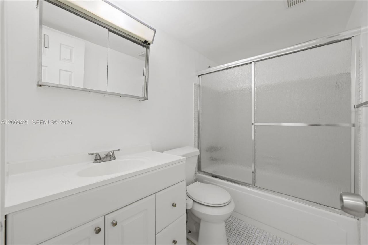 104 Paradise Harbour Blvd , Unit 114, North Palm Beach, FL 33408 Photo