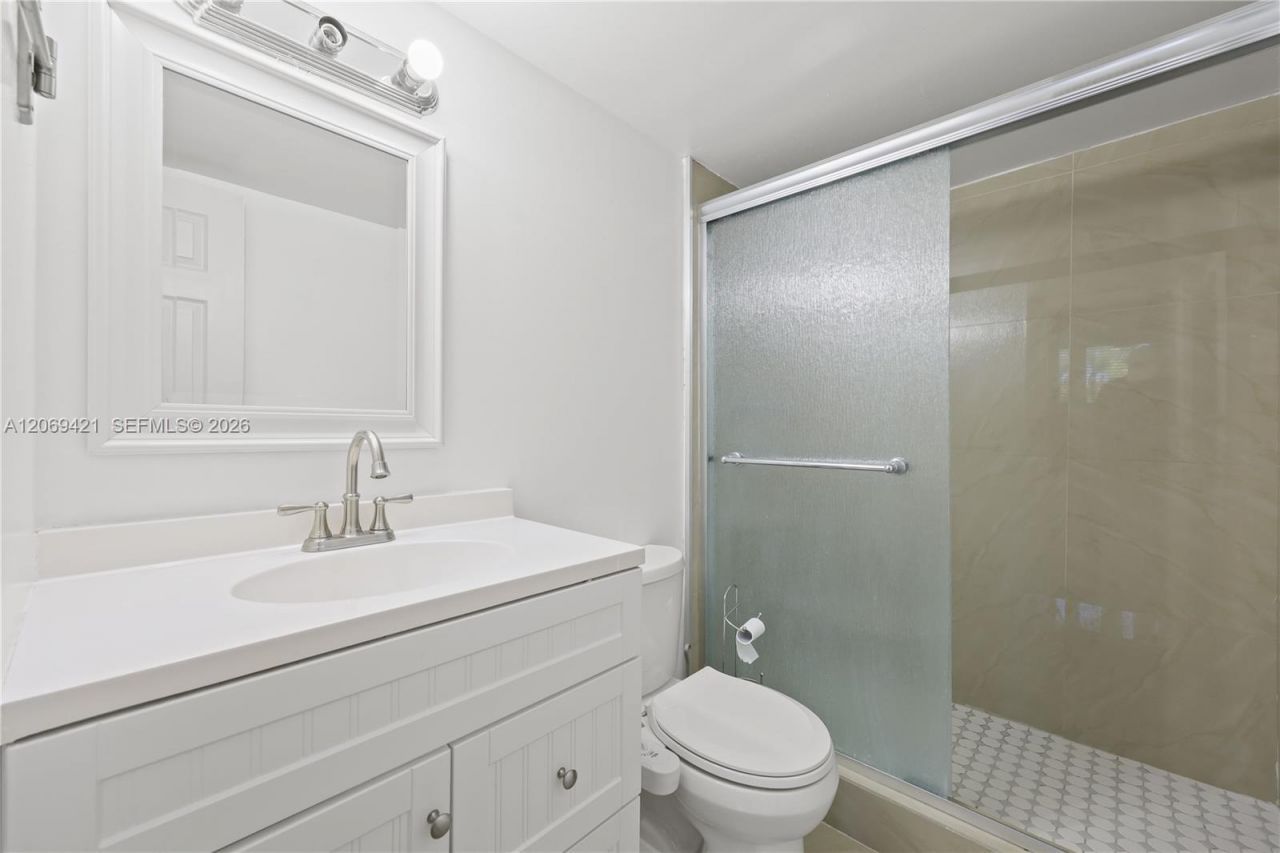 104 Paradise Harbour Blvd , Unit 114, North Palm Beach, FL 33408 Photo