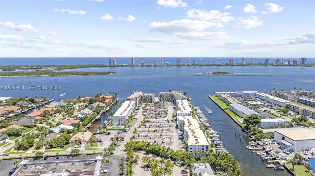 104 Paradise Harbour Blvd , Unit 114, North Palm Beach, FL 33408 Photo
