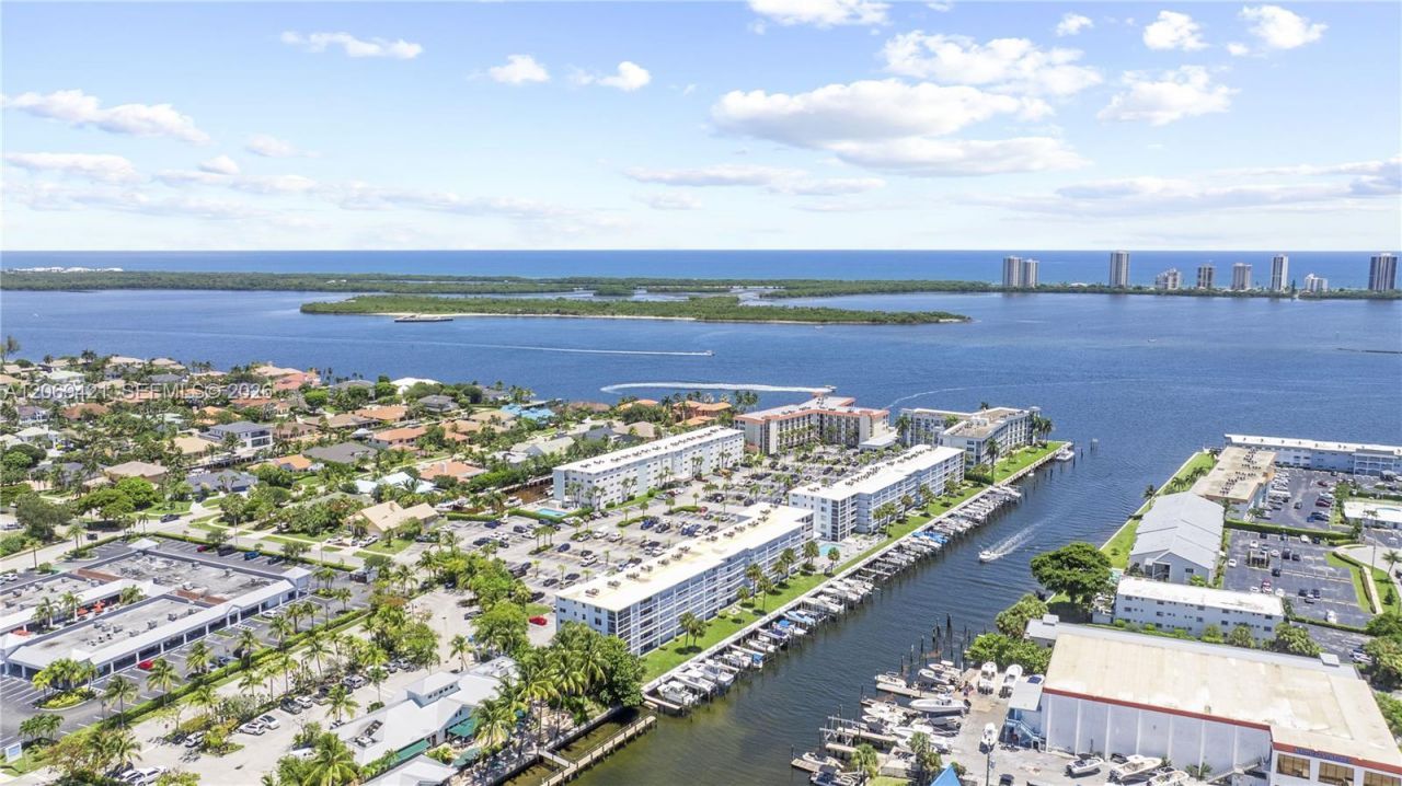 104 Paradise Harbour Blvd , Unit 114, North Palm Beach, FL 33408 Photo