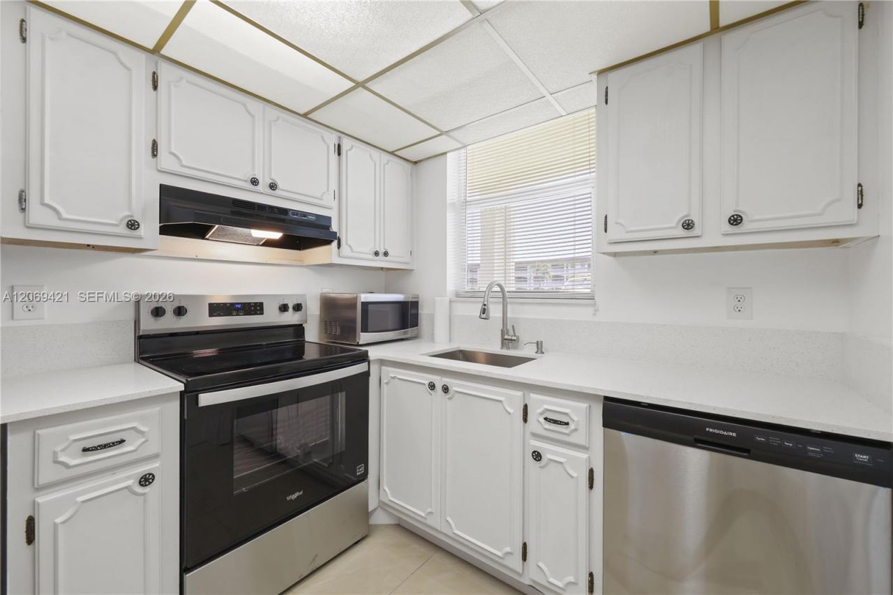 104 Paradise Harbour Blvd , Unit 114, North Palm Beach, FL 33408 Photo