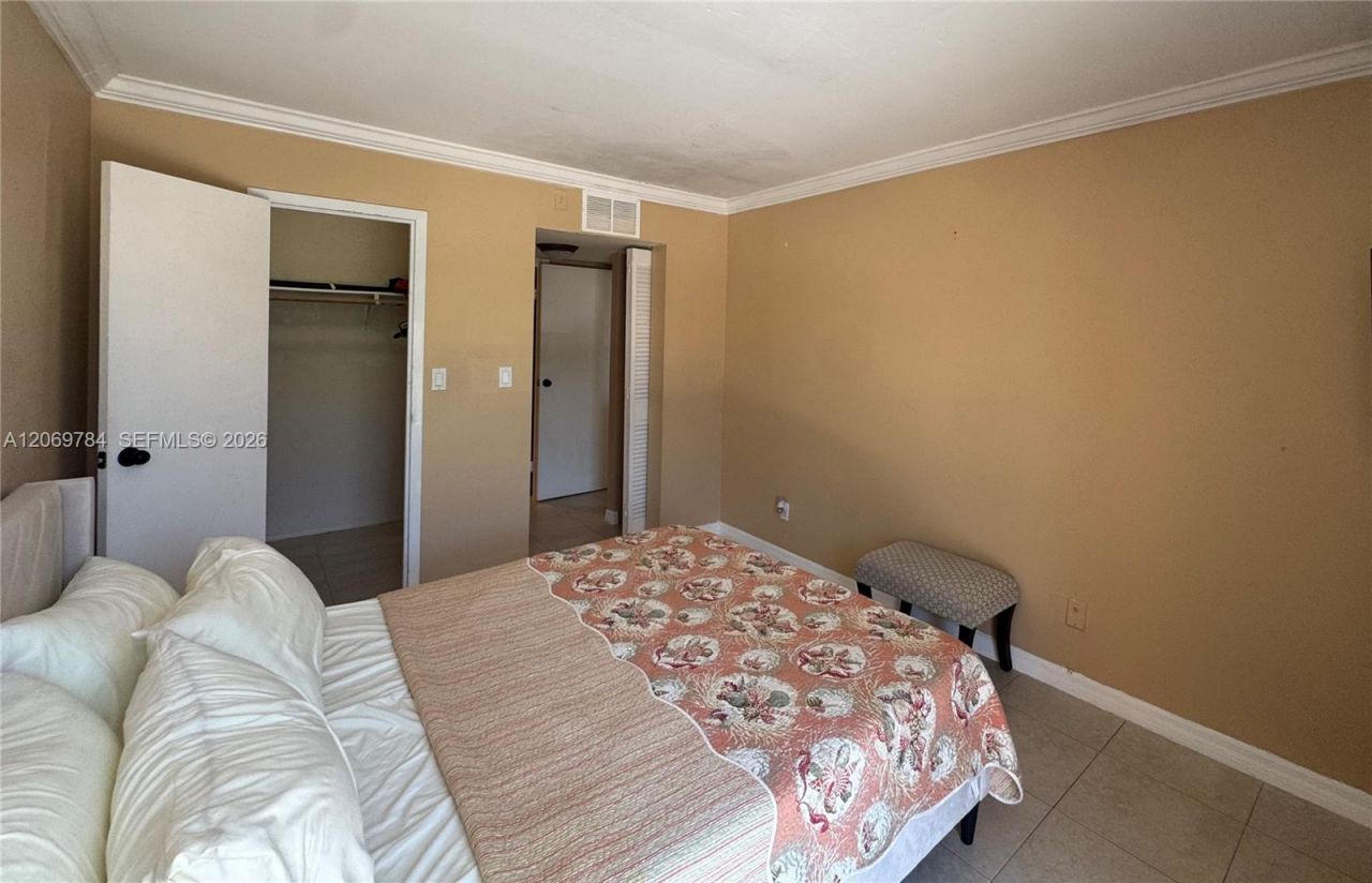210 172nd St, Unit 334, Sunny Isles Beach, FL 33160 Photo