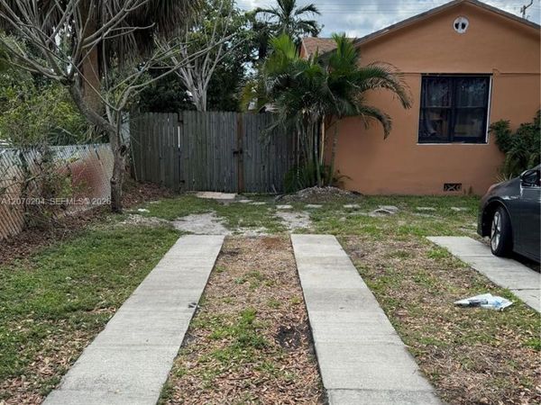 1018 N 17th Ct, Unit 2B, Hollywood, FL 33020